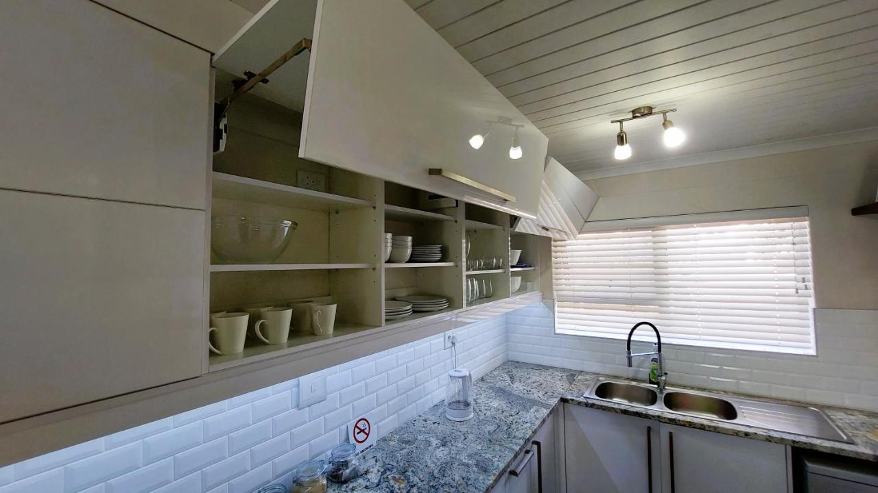 Nautilus 2 Bedroom Self-Catering Apartment 스바코프문트 외부 사진