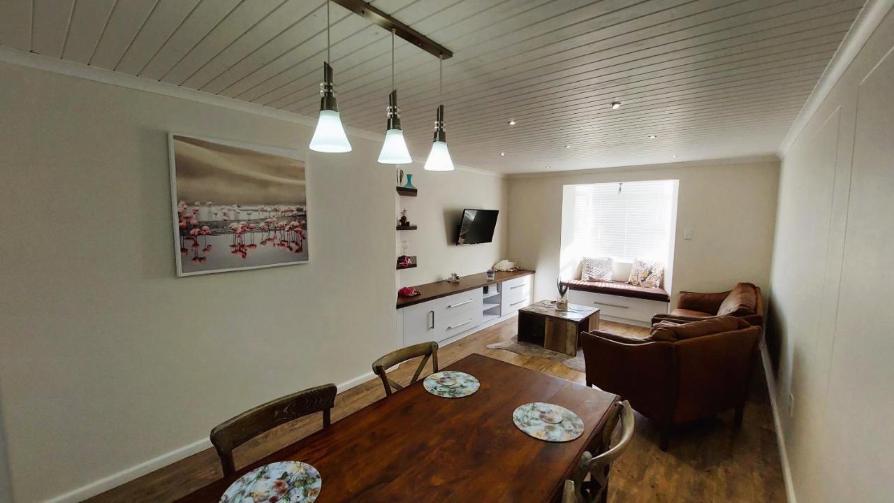 Nautilus 2 Bedroom Self-Catering Apartment 스바코프문트 외부 사진