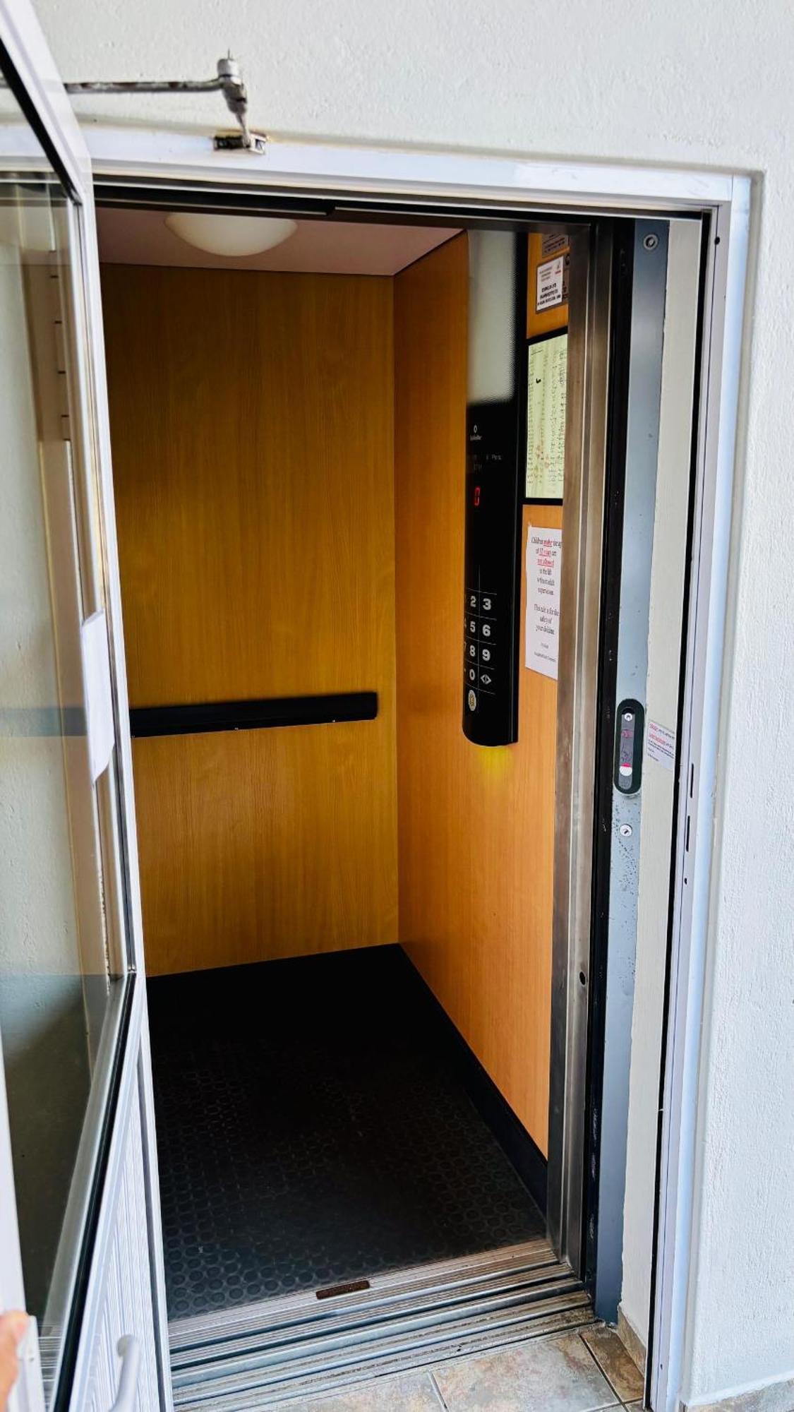 Nautilus 2 Bedroom Self-Catering Apartment 스바코프문트 외부 사진